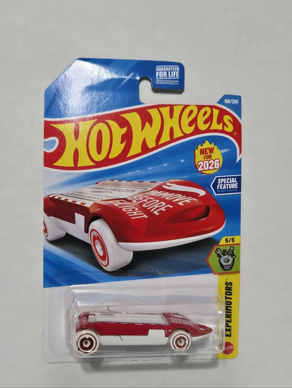 Remove Before Flight Hot Wheels Twin Tags 2026 Red/White Experimotor toy car NEW